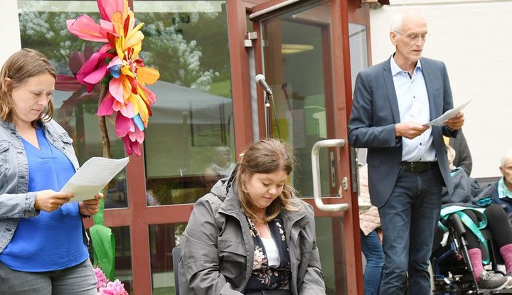 Beim Jubiläum der Tagesförderstätte der Stiftung kreuznacher diakonie werden Reden gehalten