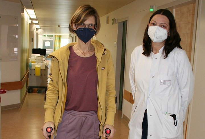 Dr. Martina Dafferner-Franzmann mit Patientin Simone Siewert