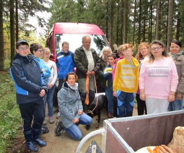 Bethesda-Schülerinnen und Schüler unterstützten die Förster im Soonwald