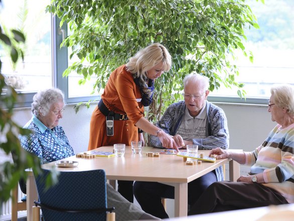In der Cafeteria des Hauses Bergfrieden in Kirn wird oft gemeinsam gespielt