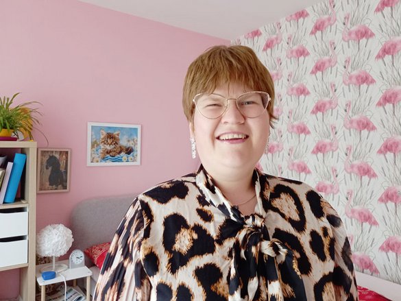 Bewohnerin im Wohnbereich des Kompetenzzentrum für Menschen mit Prader-Willi-Syndrom der Stiftung kreuznacher diakonie