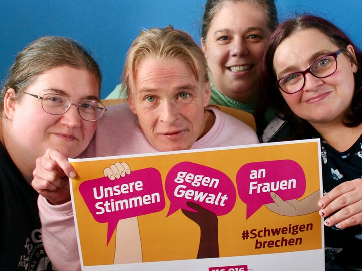 Die Frauenbeauftragten der Werkstätten der Stiftung kreuznacher diakonie setzen sich gegen Gewalt gegen Frauen ein.