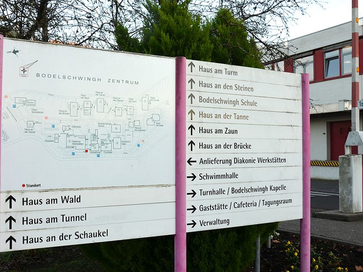 Schilder im Bodelschwingh Zentrum
