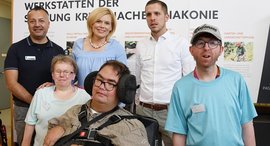 Werkstattrat und Werkstätten-Leitung freuten sich über die vielen Gäste – darunter auch Bundestagsabgeordnete Julia Klöckner