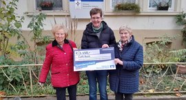 Übergabe eines Spendenschecks an das Café Bunt, Wohnungslosenhilfe Bad Kreuznach, Stiftung kreuznacher diakonie