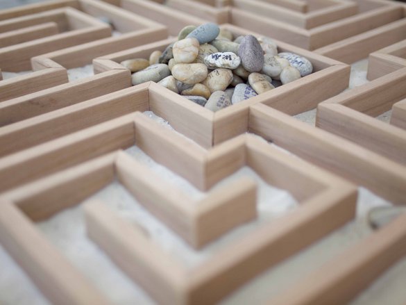 Labyrinth mit Steinen